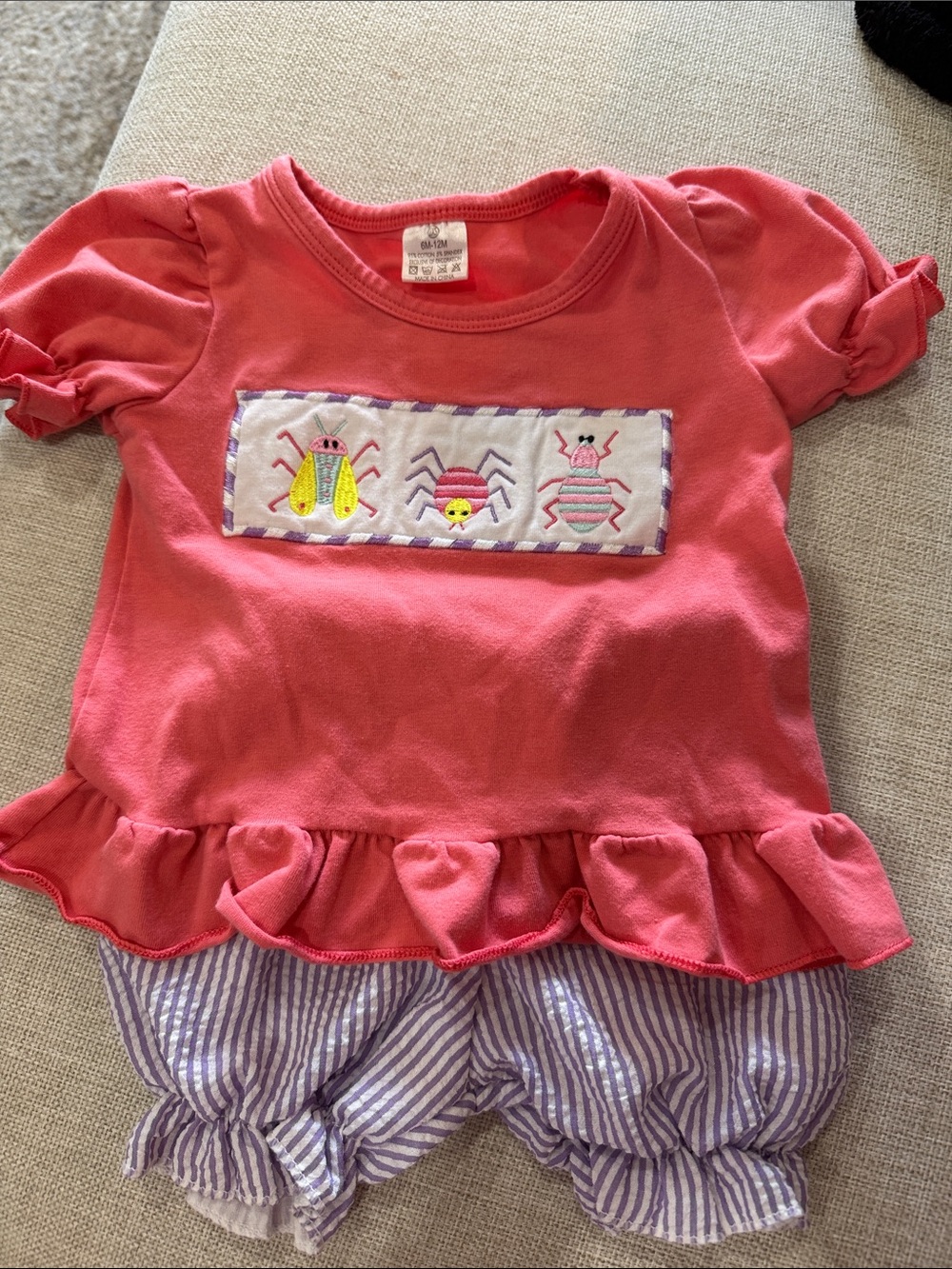 Coral Short-Sleeve Ruffle Top with Bug Applique - Kids Tee (6-12 mo)